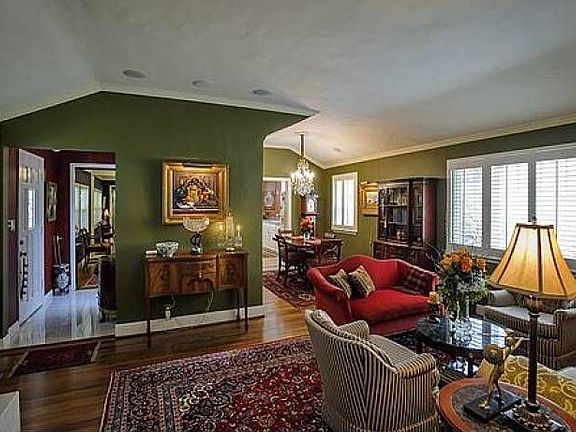 Living Room/ Dining Room