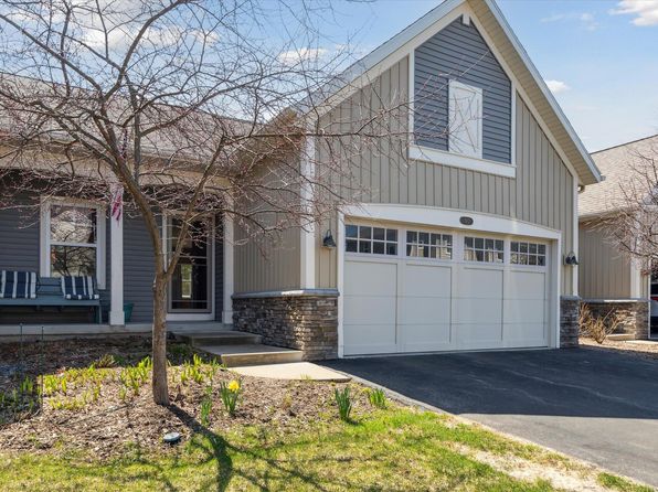 882 Center Park Dr SW, Byron Center, MI 49315