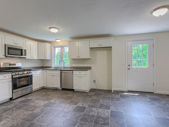 4th image of 1 Nicholas Ave