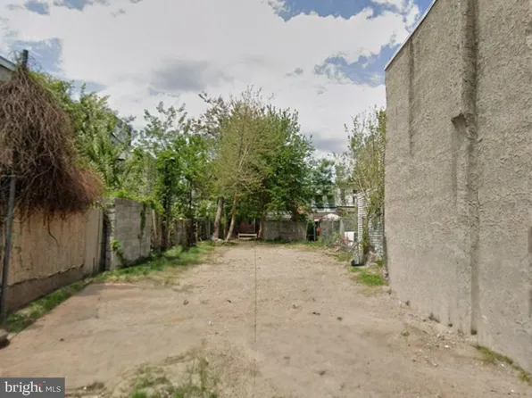 2808 Helen St, Philadelphia, PA 19134