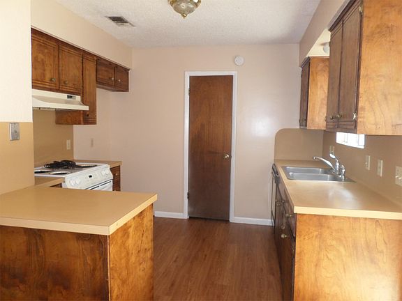 4th image of 7418 Canis Dr