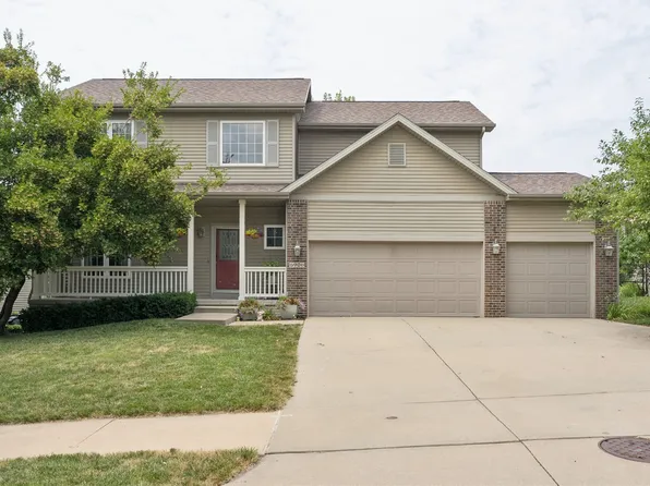6906 Lewis Carroll Ct, Johnston, IA 50131