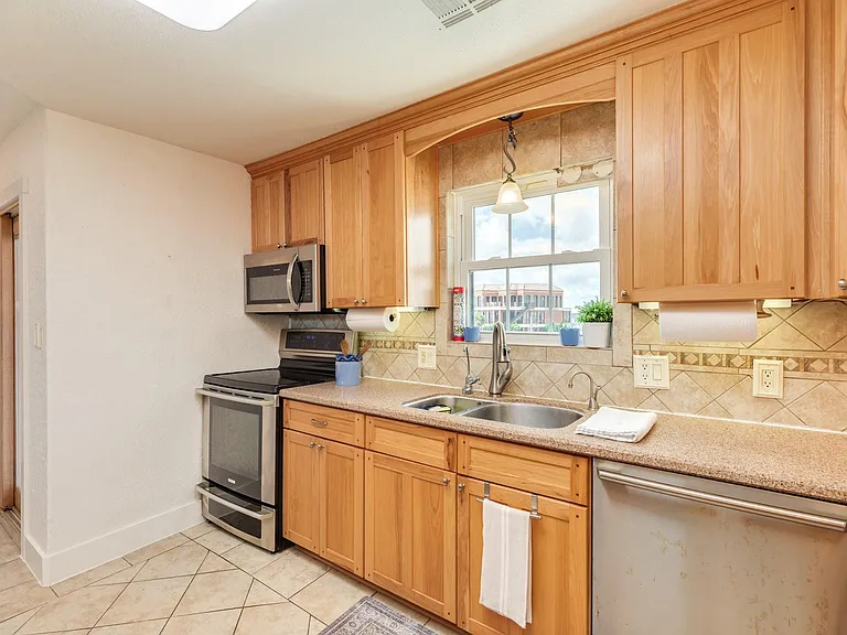 411 Sailfish St #101 — Photo 13