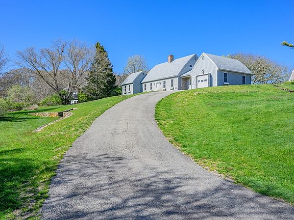 3rd image of 181 Elliott Rd