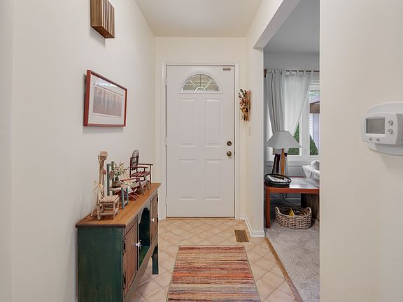 4th image of 230 Yarmouth Rd