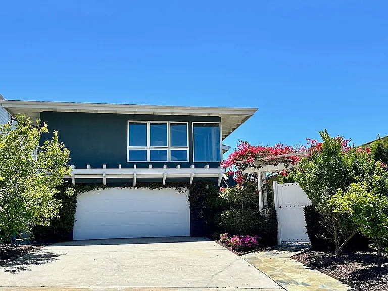 2123 De Mayo Rd — Photo 1