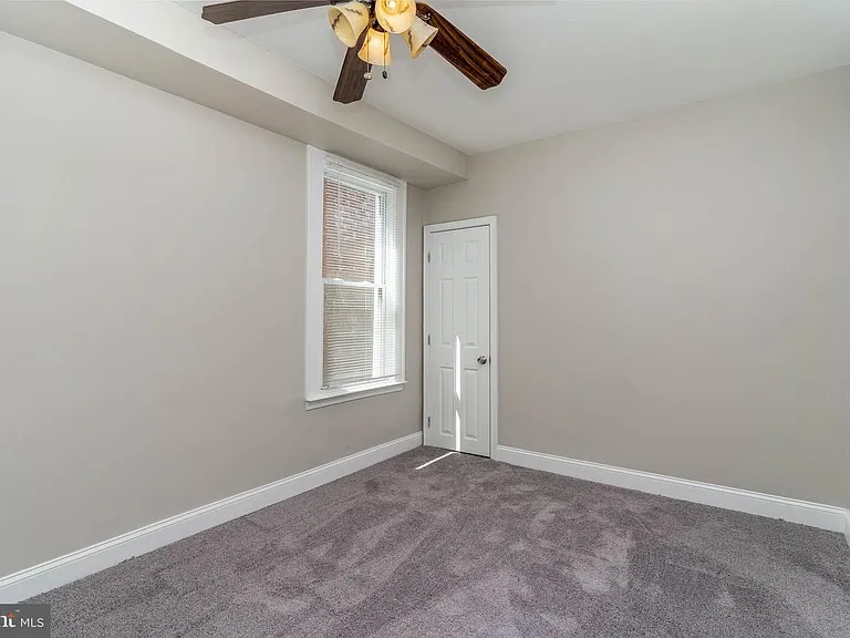 551 E 38th St #1 — Photo 11