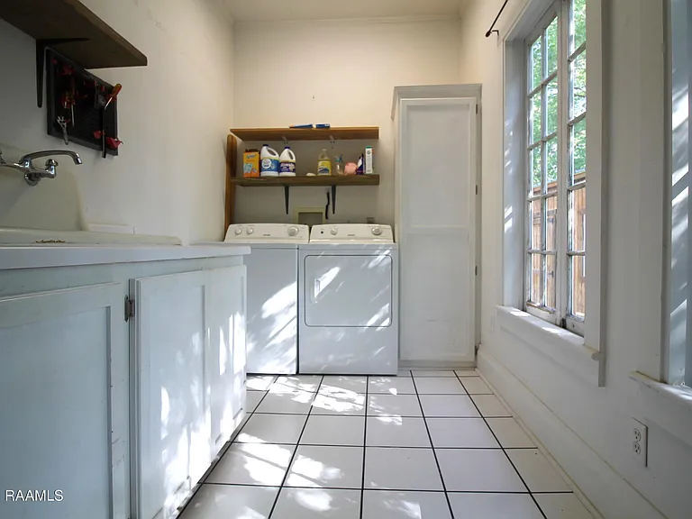 254 Union St — Photo 13