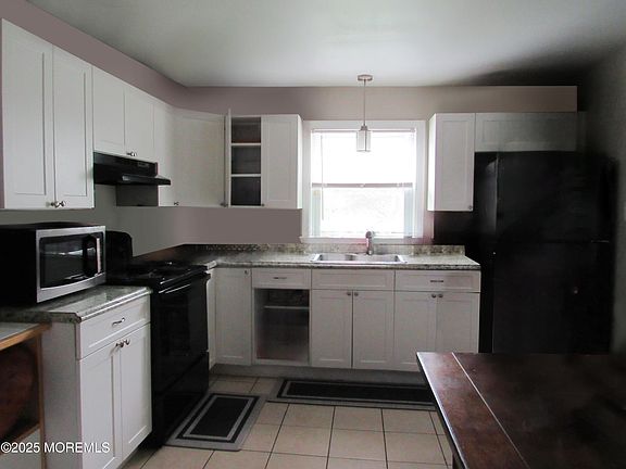5th image of 28 Oakford Avenue