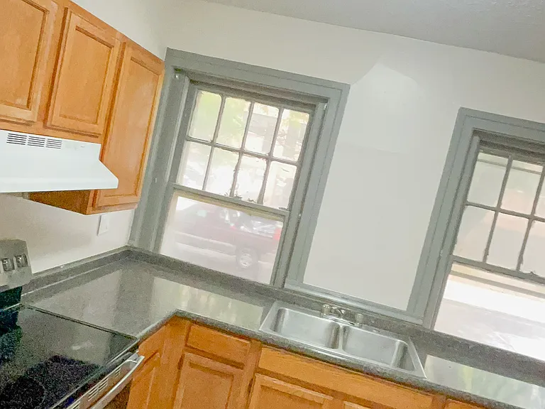 928 Asylum Ave #103 — Photo 2