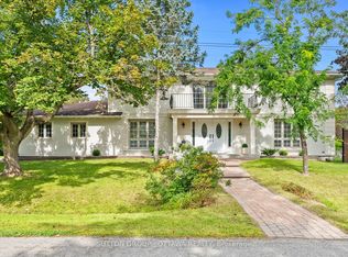 11 Lennon Dr, Ottawa, ON K1V 1G9