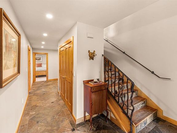 5th image of 210 Goren Street