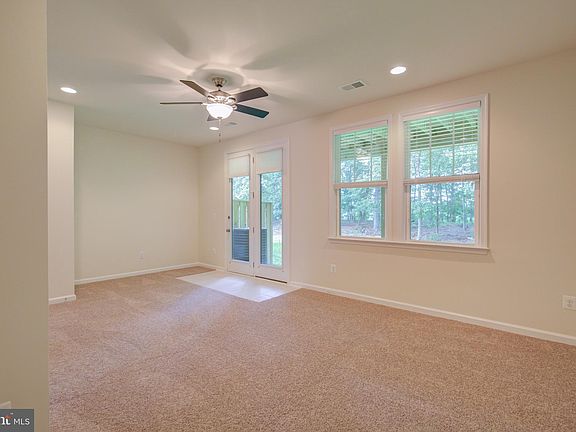 4th image of 121 Biscane Ct