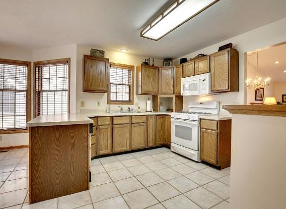 4th image of 1267 Pond View Ln