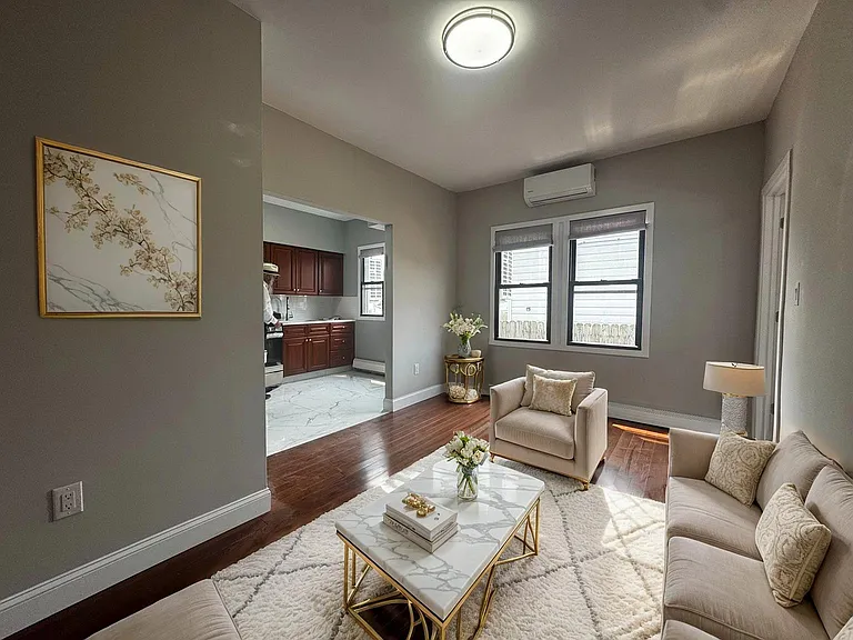 111 Hawthorne St #1 — Photo 13