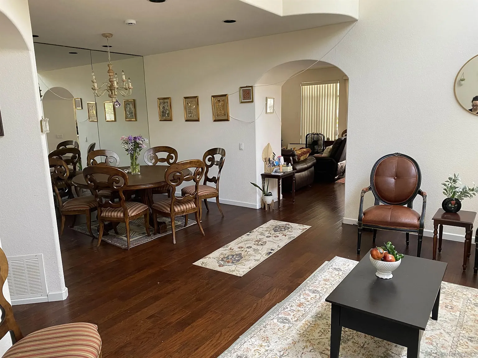 3 bed, 2.5 bath, 2300 sqft, $6,390 — Photo 4