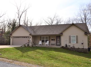 6026 Pocahontas Ln, Crossville, TN 38572