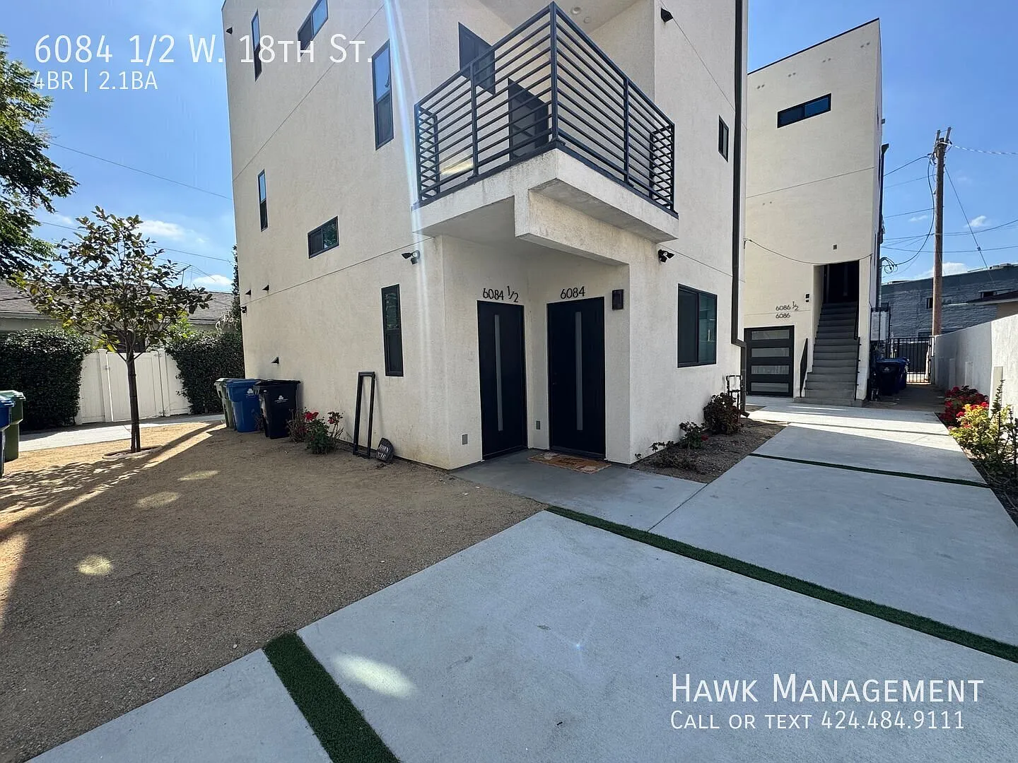 Spacious 4-Bedroom, 2.5-Bath Townhome-Style Unit in Crestview / Pico-Robertson — Photo 2