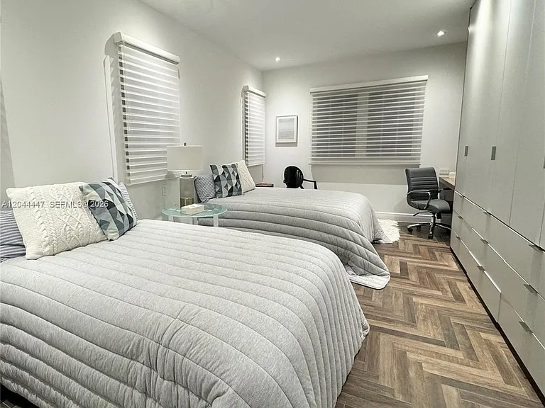 1223 Lisbon St — Photo 33
