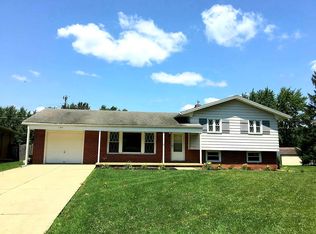 104 W Briar Rd, Hartford City, IN 47348