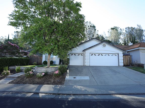 2nd image of 186 Bayline Cir