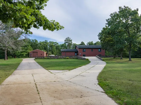 N5839 Woodland Hills Rd, New Lisbon, WI 53950