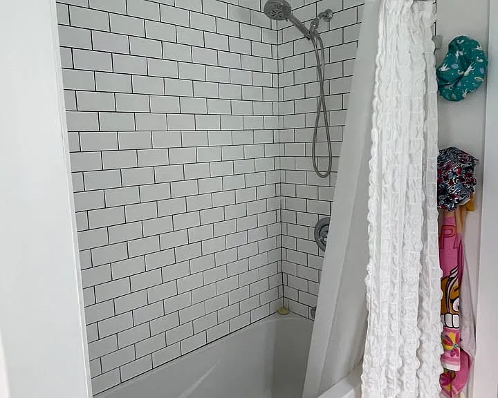 354 Moss St — Photo 7