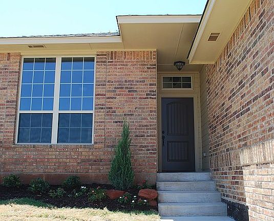 3rd image of 2208 Diana Dr