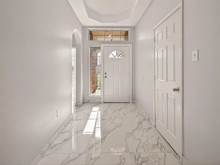 71 N Forrest Ave — Photo 7