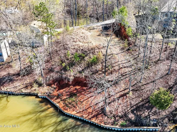 385 Gaddis Beach Dr, Titus, AL 36080