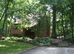 2 Carnoustie Ln, Galena, IL 61036
