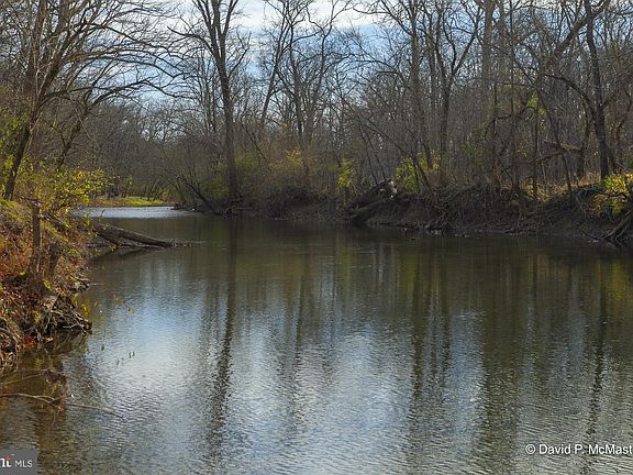 3rd image of 873 Hidden Hollow Dr