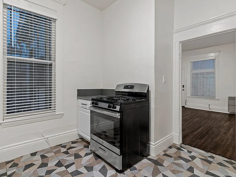 330 Cedar Avenue — Photo 43
