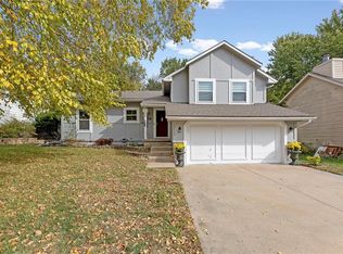 3513 Tudor Dr, Leavenworth, KS 66048