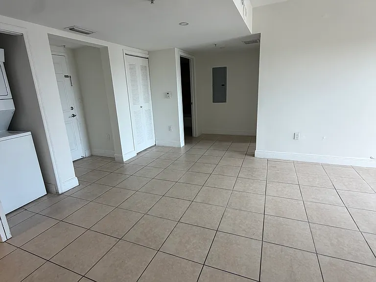 6357 SW 8th St #606 — Photo 8