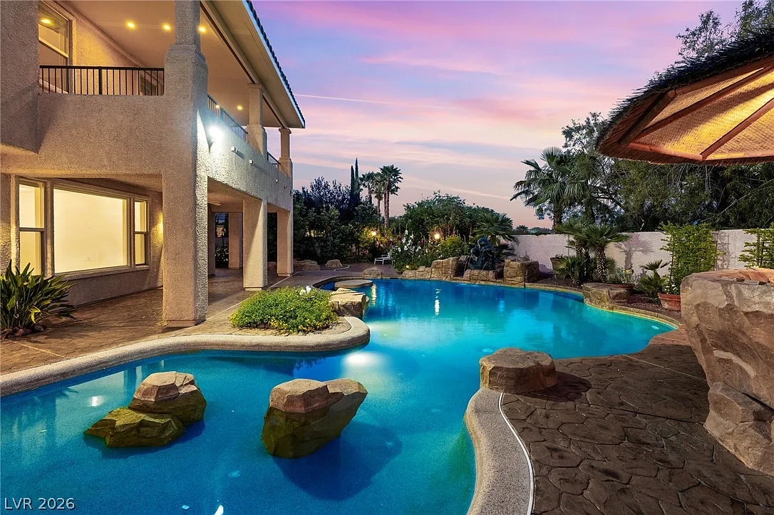 5 bed, 4.5 bath, 4016 sqft, $7,500 — Photo 1