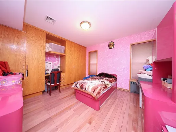 1342 72nd Street image 19 of 41