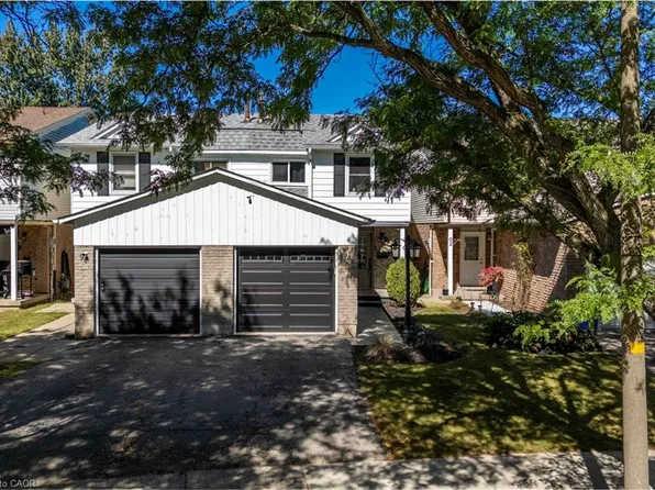98 Memorial Ave, Hamilton, ON L8G 4C7