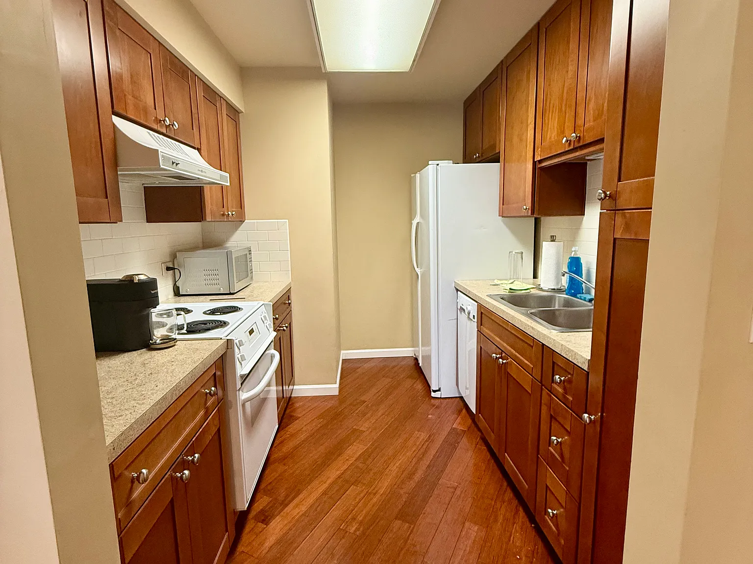 1 bed, 845 sqft, $1,899 — Photo 4