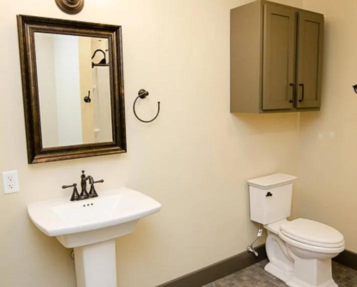 203 W Commercial St #3B — Photo 17