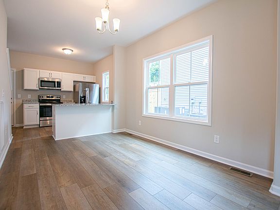 5th image of 1209 Vine St