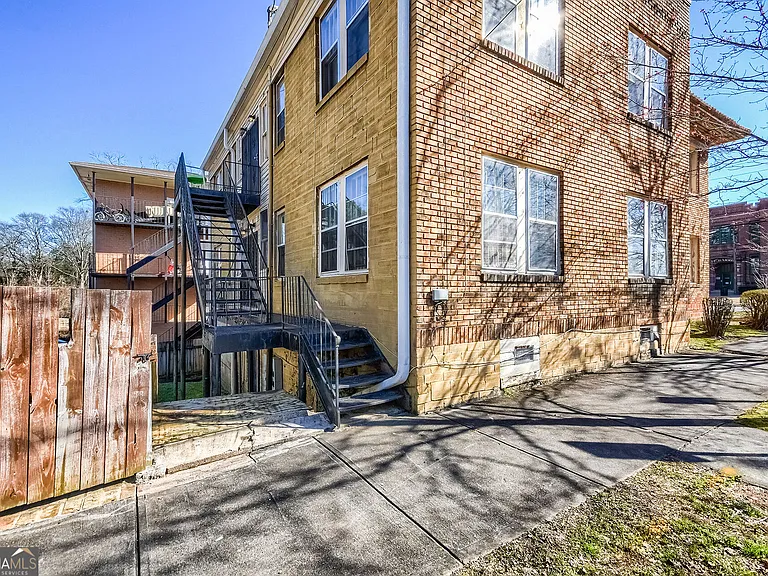 1445 Lucile Ave SW — Photo 5