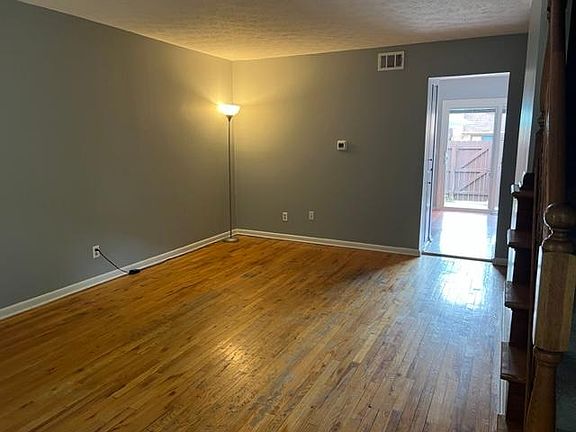 3rd image of 1855 Willoway Cir N