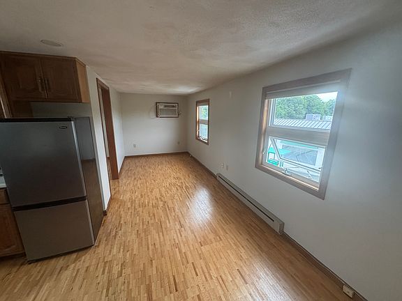 3rd image of 138 Dodge St APT 3