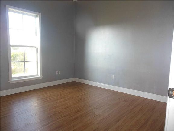 5th image of 497 Pinks Ln
