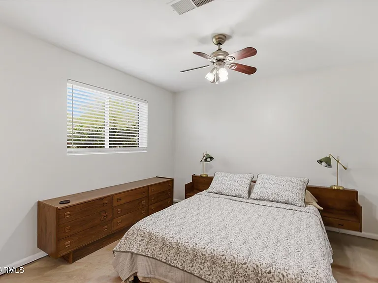 4613 E Vernon Ave — Photo 16