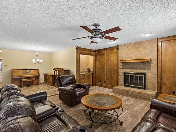 4th image of 1310 Merrimac Trl