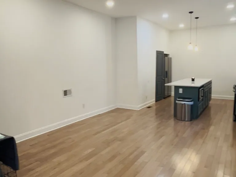 2301 W Cumberland St — Photo 6