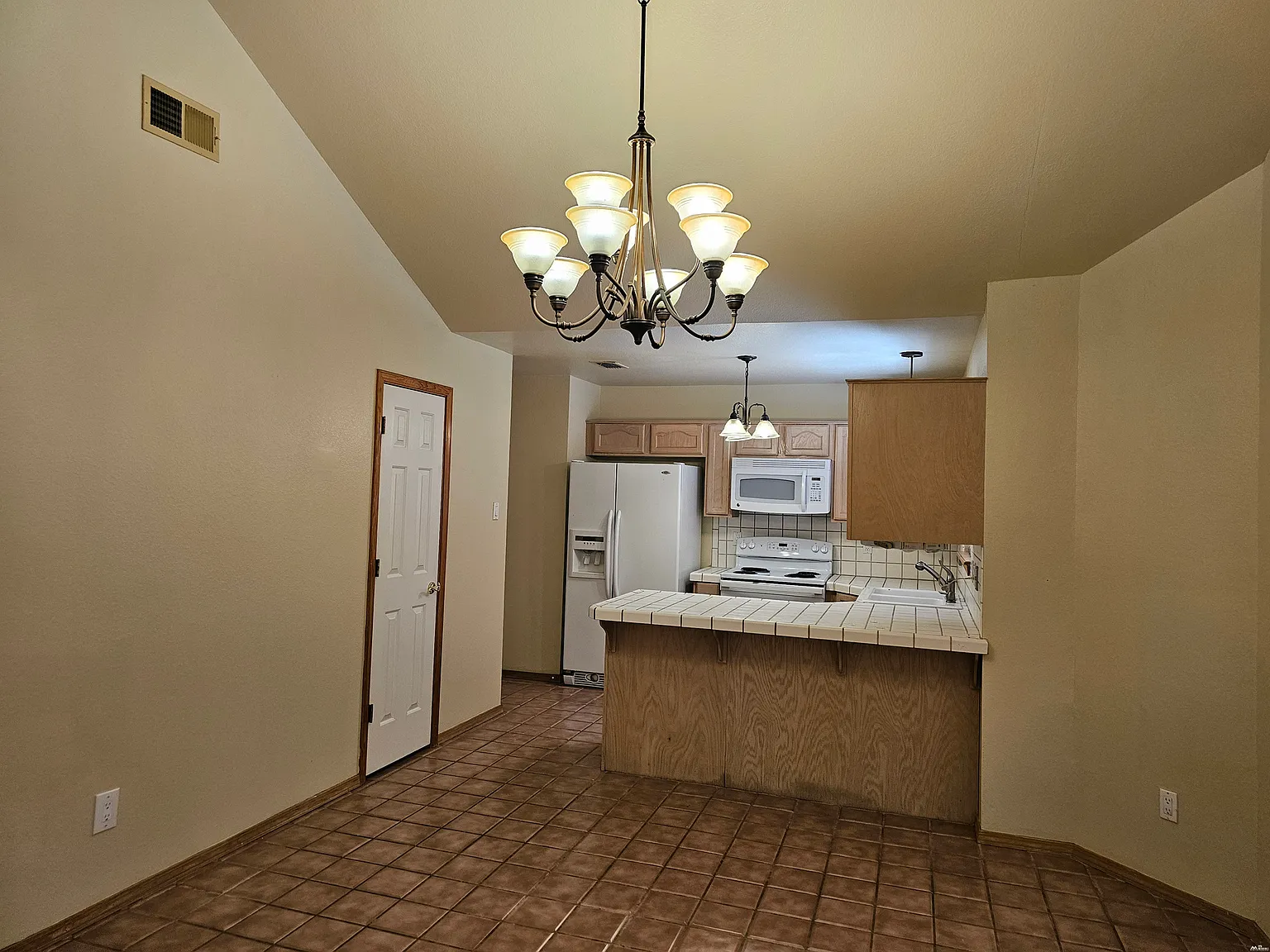 2 bed, 1504 sqft, $1,300 — Photo 3