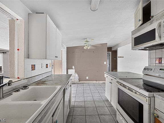 3rd image of 1223 Embassy Ln
